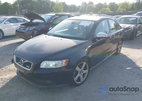 2011 Volvo S40 T5 R-Design из США, поврежденный, VIN YV1672MS6B2541648